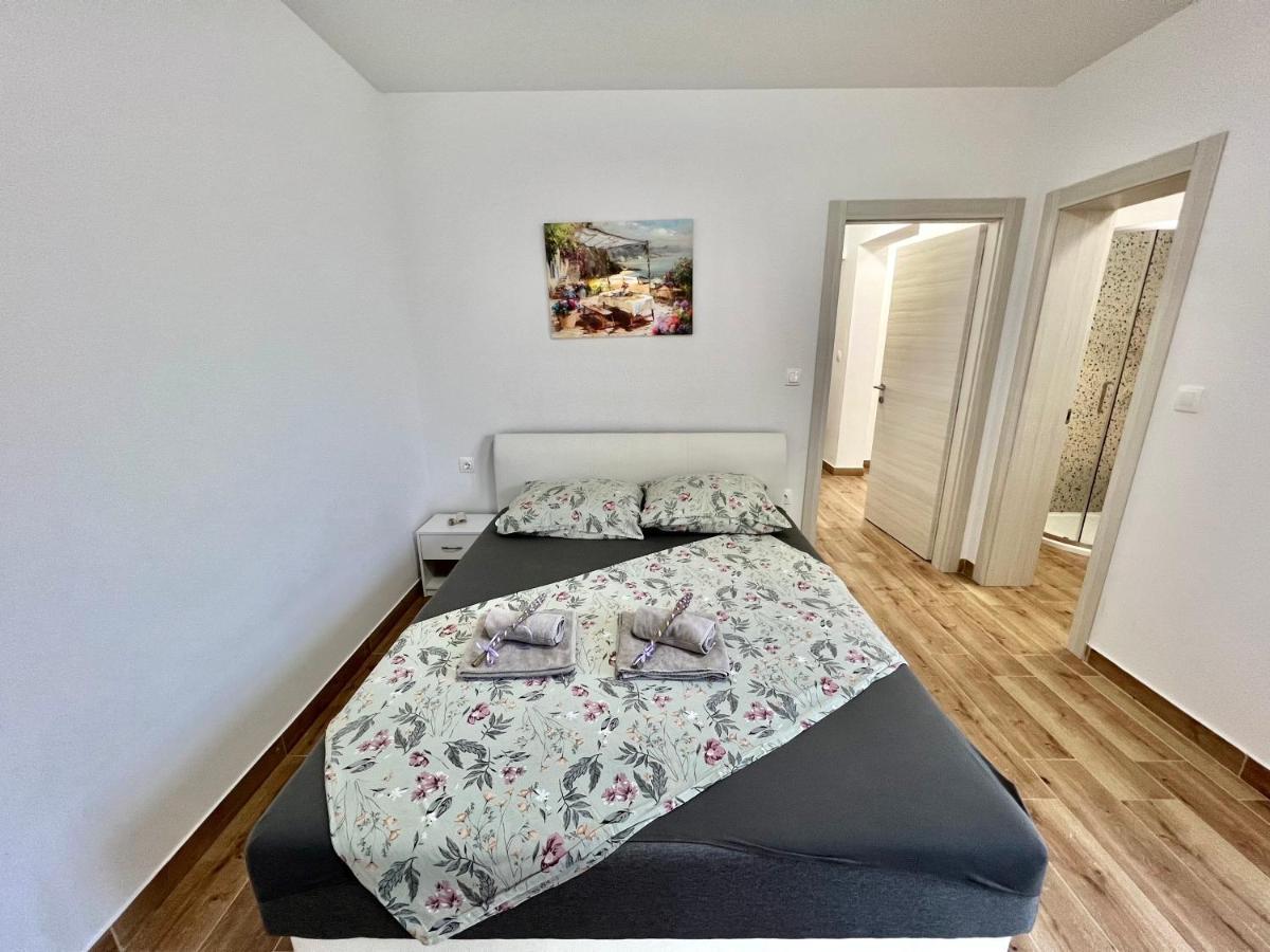 Fantasia Del Mare Apartment And Rooms Dramalj Eksteriør billede