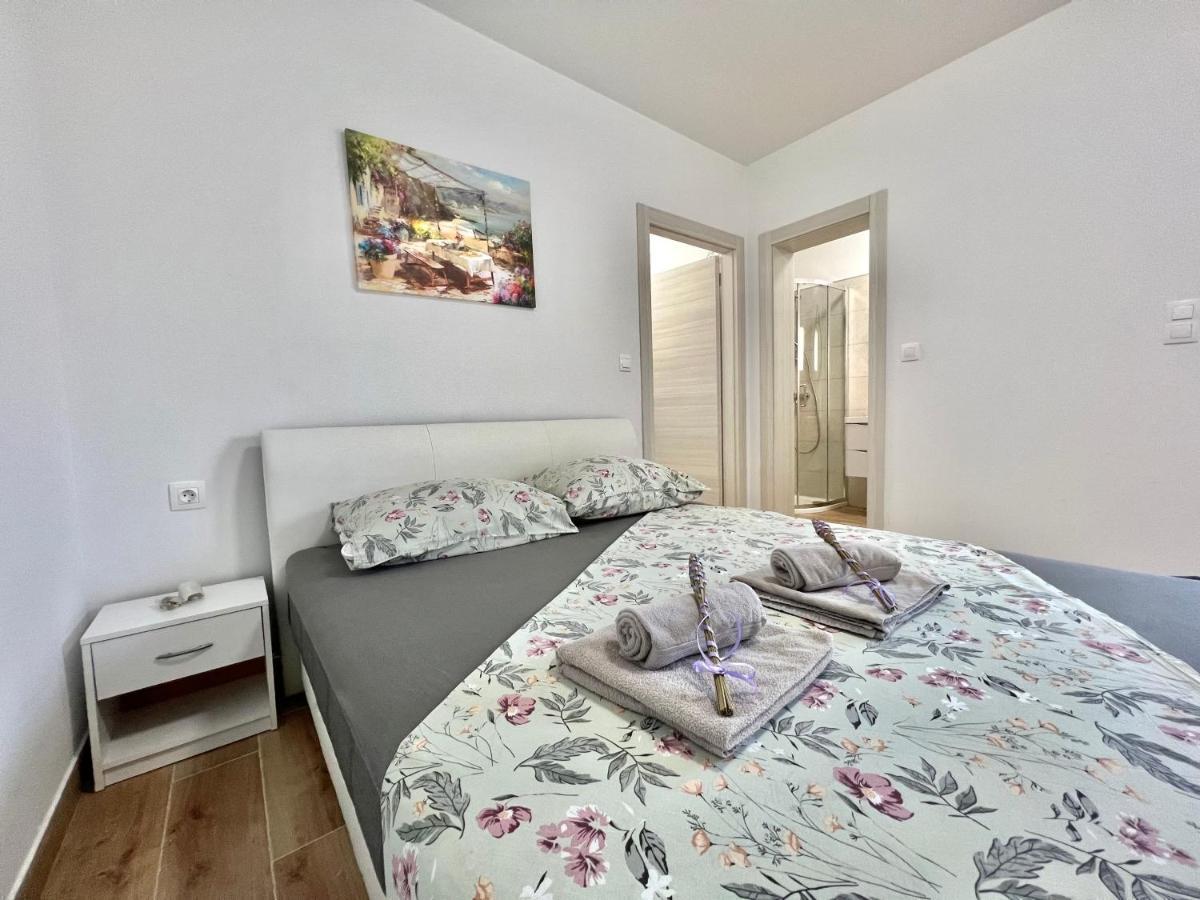 Fantasia Del Mare Apartment And Rooms Dramalj Eksteriør billede